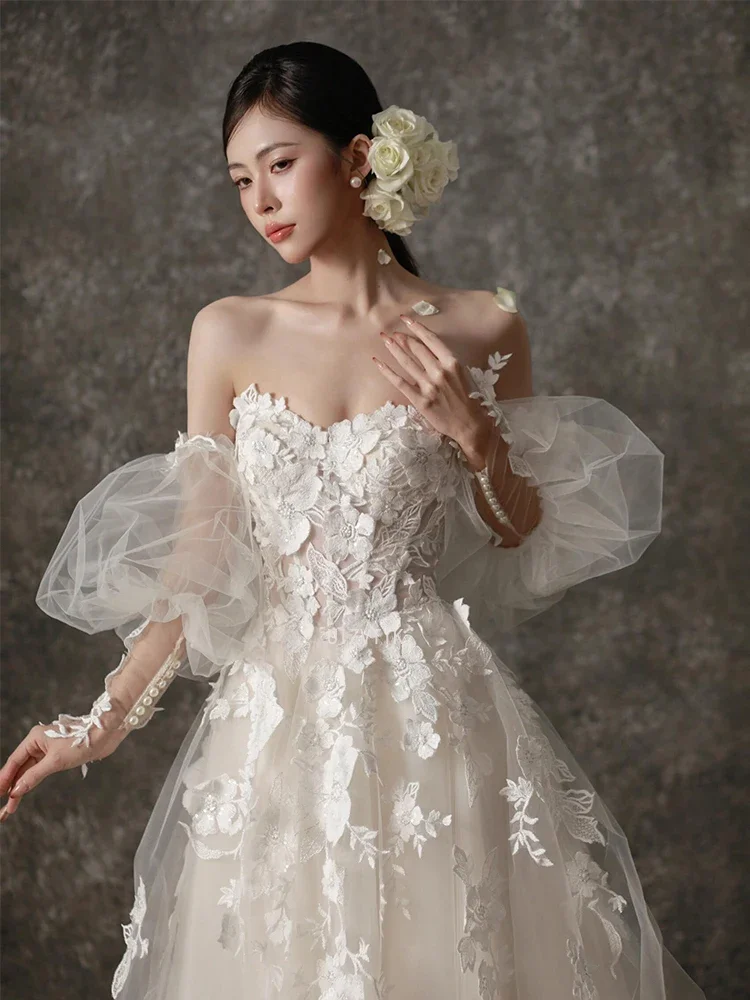 Robes de mariée de luxe pour femmes, manches bouffantes détachables, laçage, plis appliqués, robe de bal personnalisée