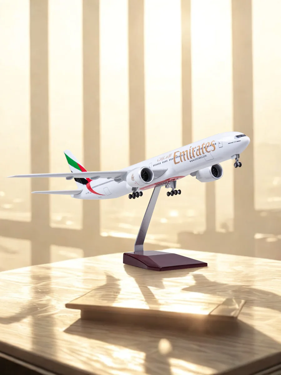 

Aircraft B777 UAE Airlines Model W Light and Wheel Landing Gear Resin Diecast Plane Toy Collected Gift By Aviation