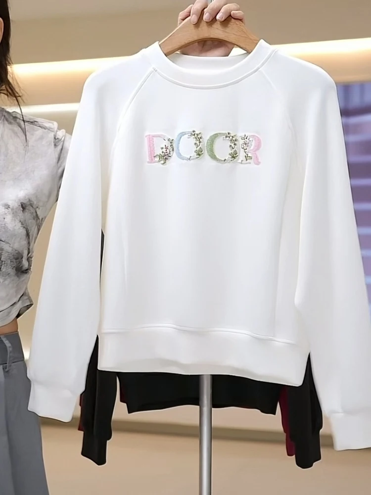 Rundes Ne-Sweatshirt für Damen 2025, neu, faionable, weiß, vielseitig, lockeres Oberteil ohne Hut, Frühling und Herbst, saisonale Auswahl