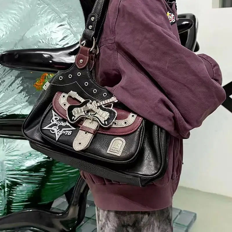 حار فتاة رسالة التطريز حمل حقيبة المرأة خليط الجلود سعة كبيرة حقائب كتف السيدات فاسق Y2k جماليات حقيبة تحت الإبط