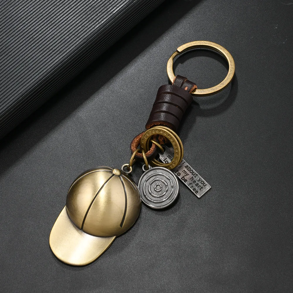 سلاسل المفاتيح الإبداعية الشعبية الأوروبية والأمريكية، والهدايا الصغيرة للرجال والنساء، وقبعات البيسبول المصنوعة من سبائك البرونز، وجلد البقر المنسوج القديم