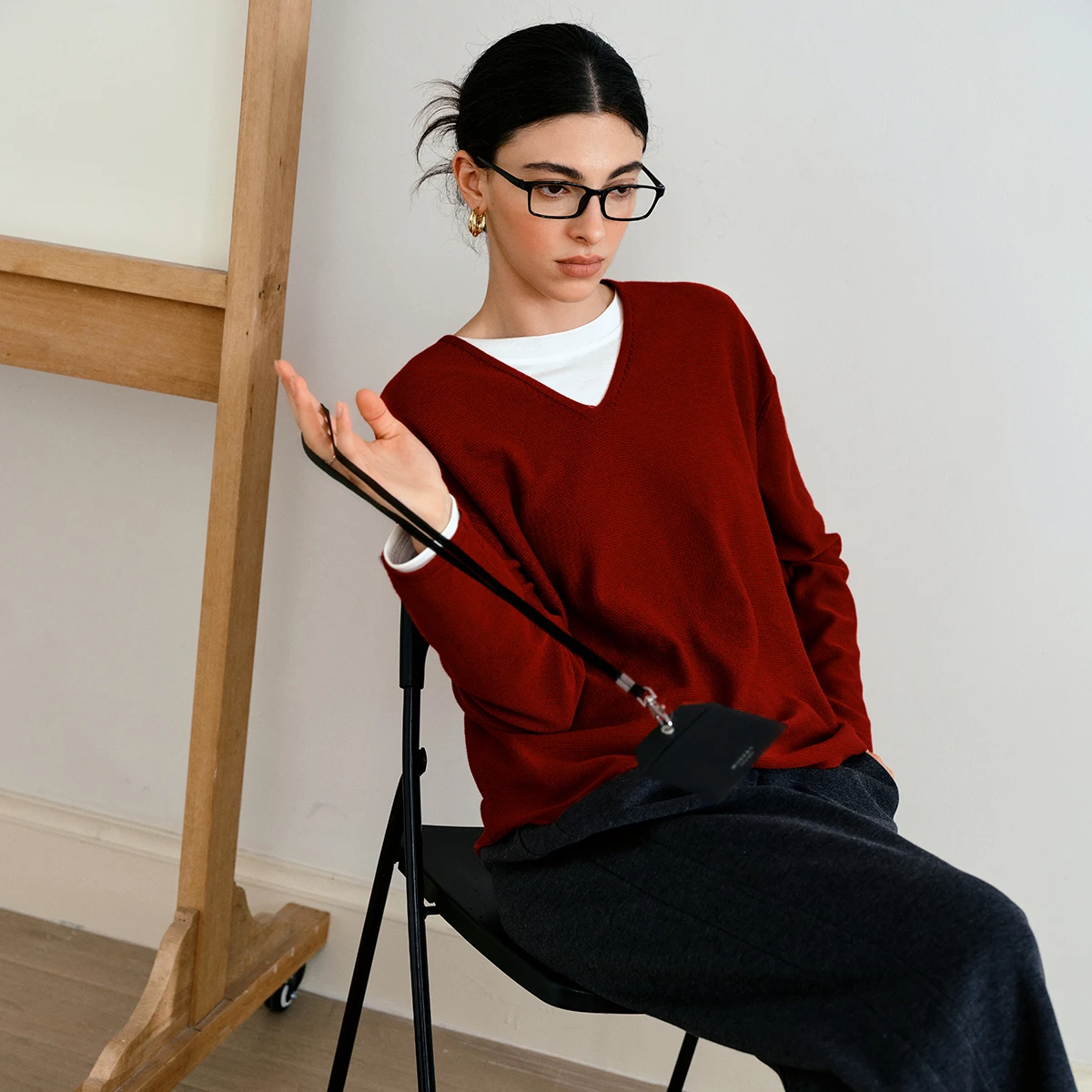 OLrain الفرنسية سترة برقبة على شكل v 2025 الخريف عادية الصلبة بلوفر مغزول تخفيف كم طويل فضفاض صالح الملابس النسائية O57QZ000235