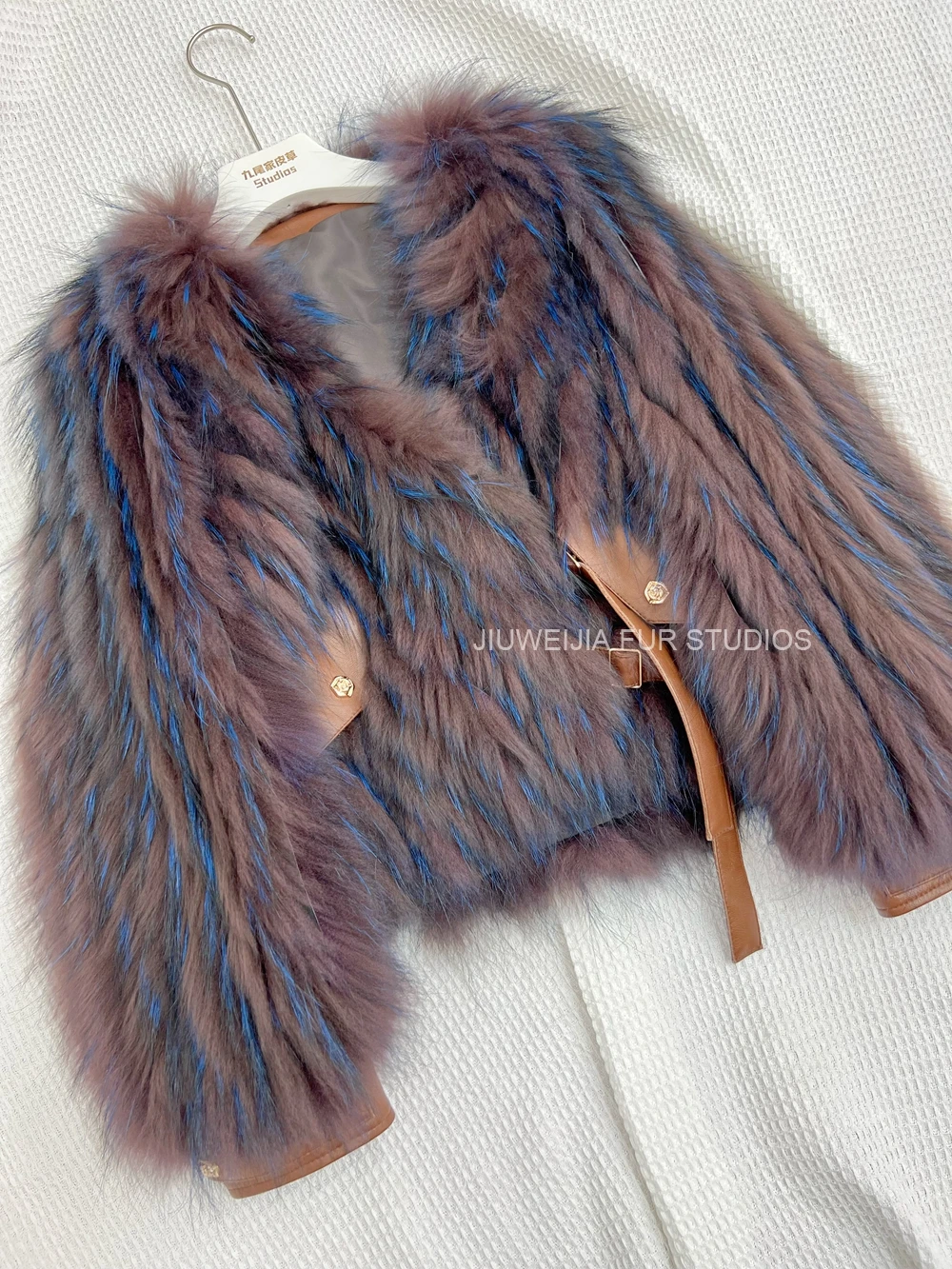 2026 Winter New Fur Strip Sewed Together Short Style Thin Raccoon Fur Fox Fur Coat Young Women's Coat
