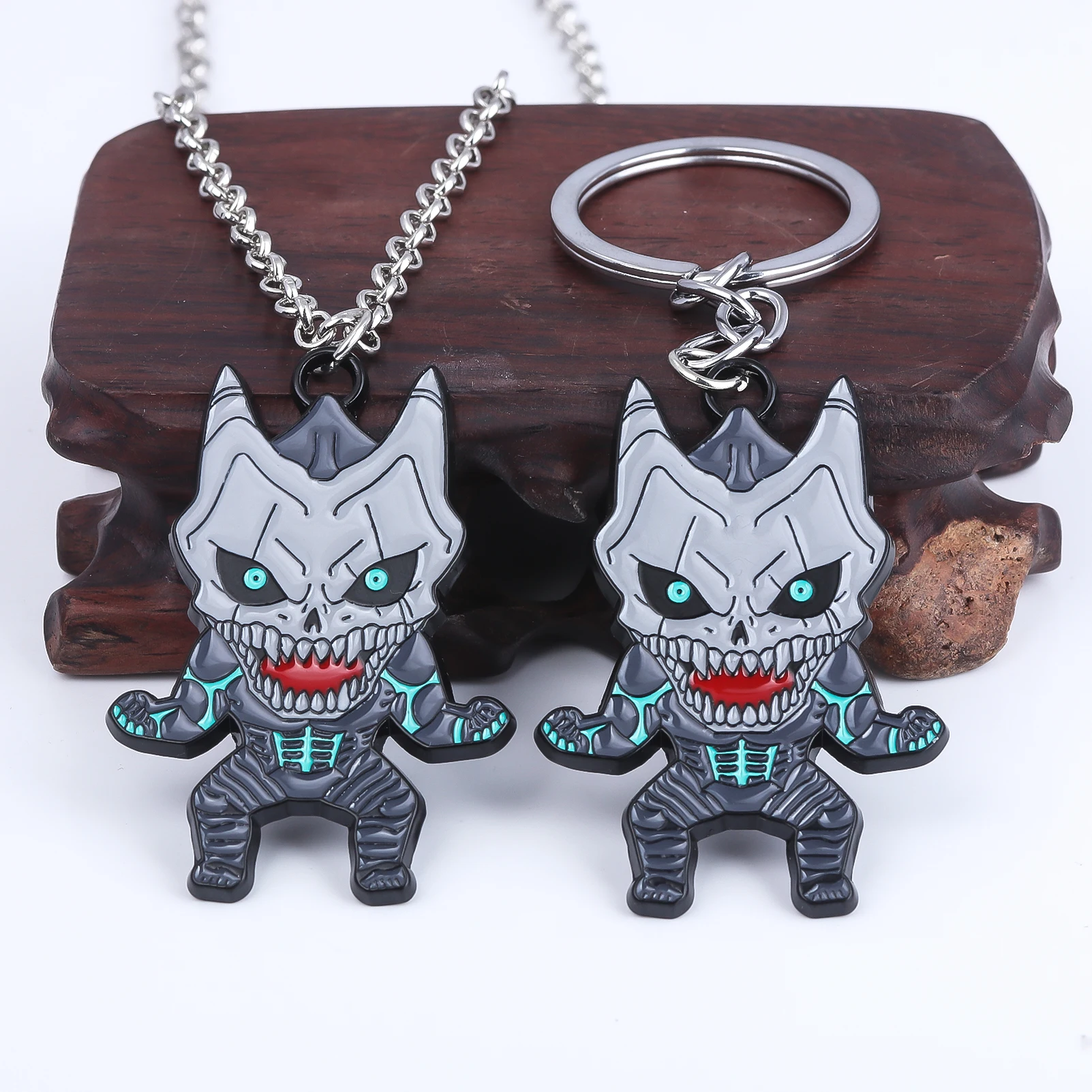 Anime Kaiju No. 8 Keychain Fighting Action Cartoon Figure Pendant Key Chain for Men Car Keyring Jewelry