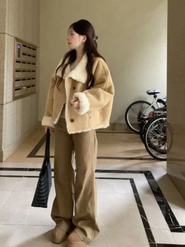 

Ele Faionable Thiened Eco-friendly eepskin ort Coat Small Size Women's Top Vintage Loose Fit Button Detail Winter...