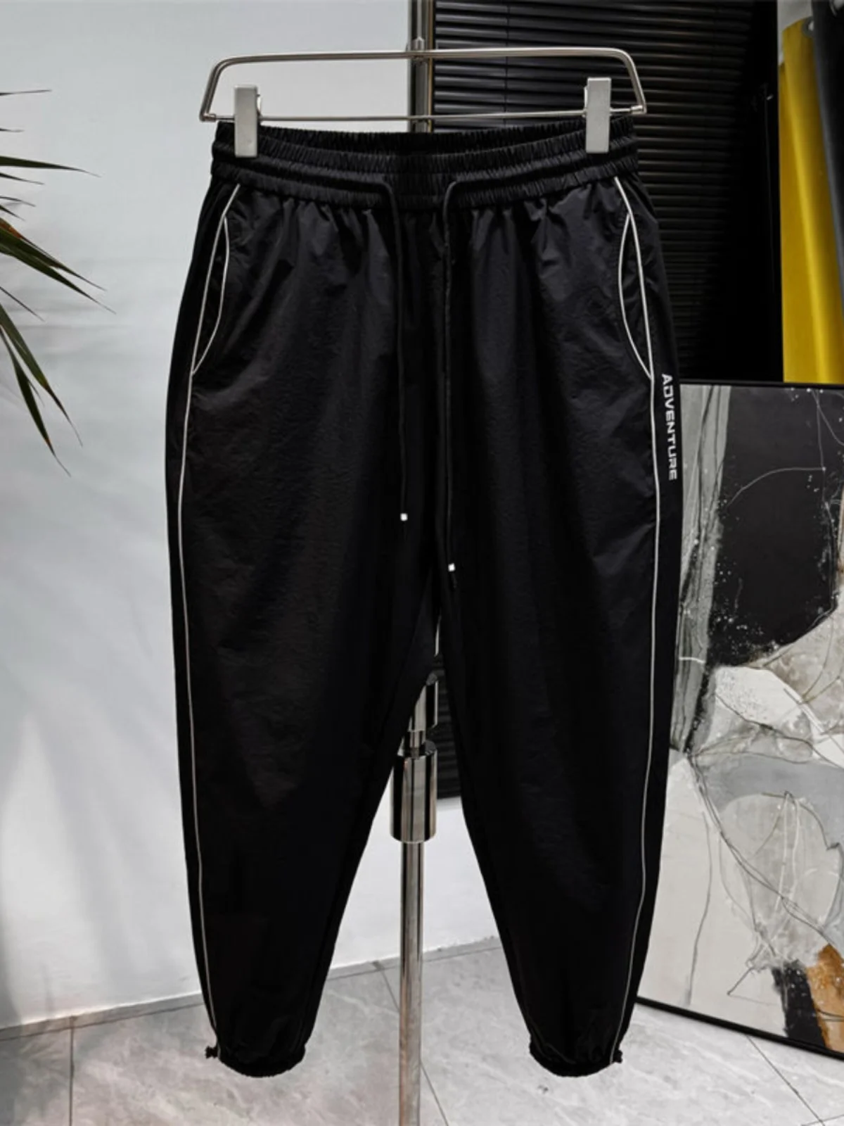 

Men's Casual Breathable Thin Outdoor Sports Pants Loose Fit Faionable Trendy Outdoor Activities Suitable Loose Leggings