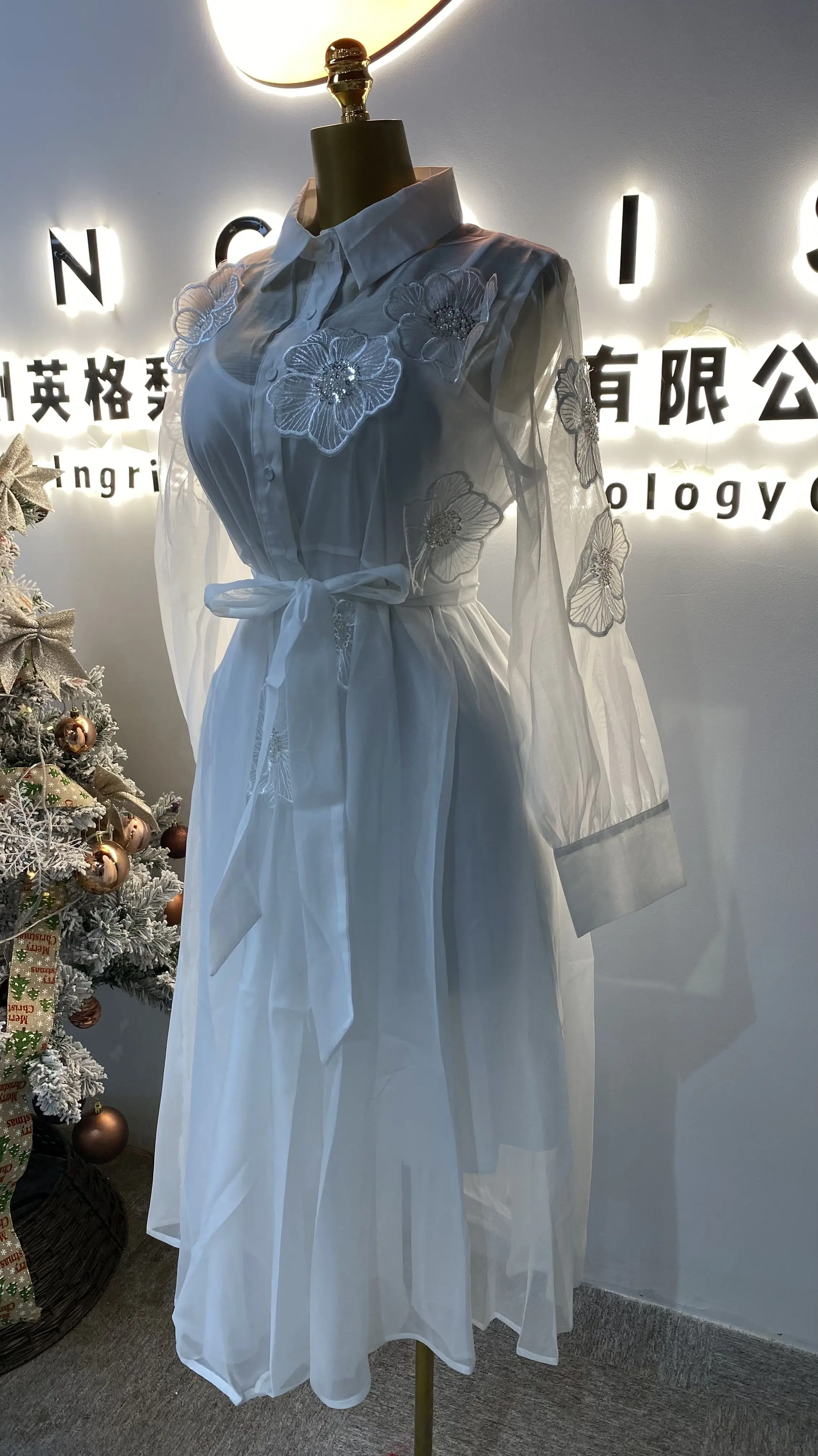 Retro-Modekleid für Damen, elegant, 3D-Applikation, Netzstoff, großer Saum, Design, Revers, lange Ärmel, GZXX485