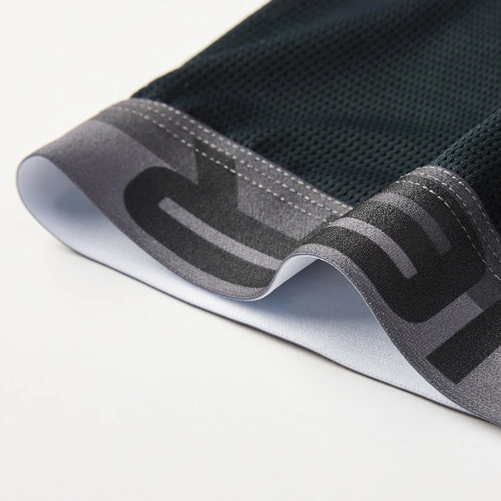 

Мягкие дышащие мужские спортивные трусы-боксеры, разработанные для комфорта и поддержки при физической деятельности.