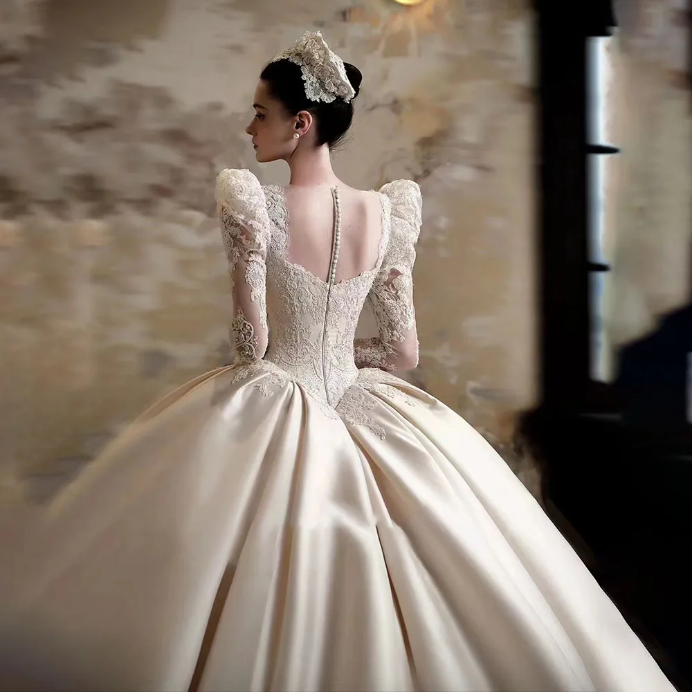 Abito da sposa di lusso con abito da ballo 2024 Abiti da sposa con collo quadrato con applicazioni in pizzo Abiti da sposa principessa personalizzati di alta qualità