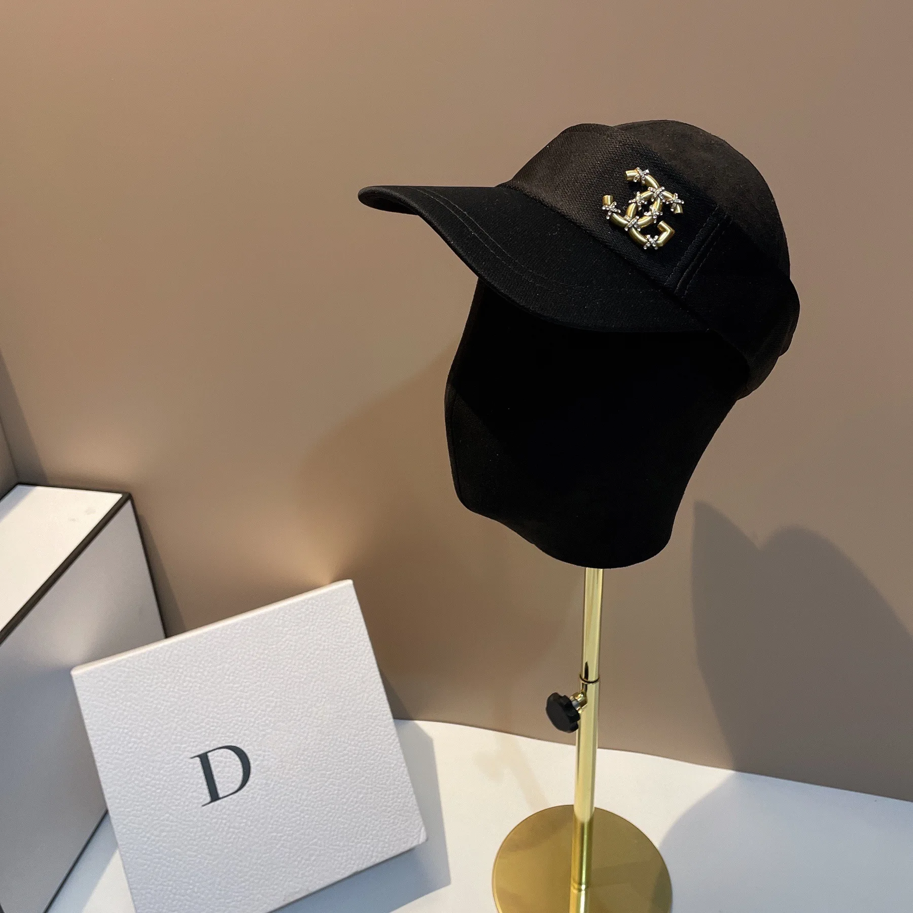 Sombrero para correr al aire libre de verano 2025, gorra con sombrilla superior vacía a la moda para mujer, sombrero deportivo de playa pequeño y fragante con decoración de Metal