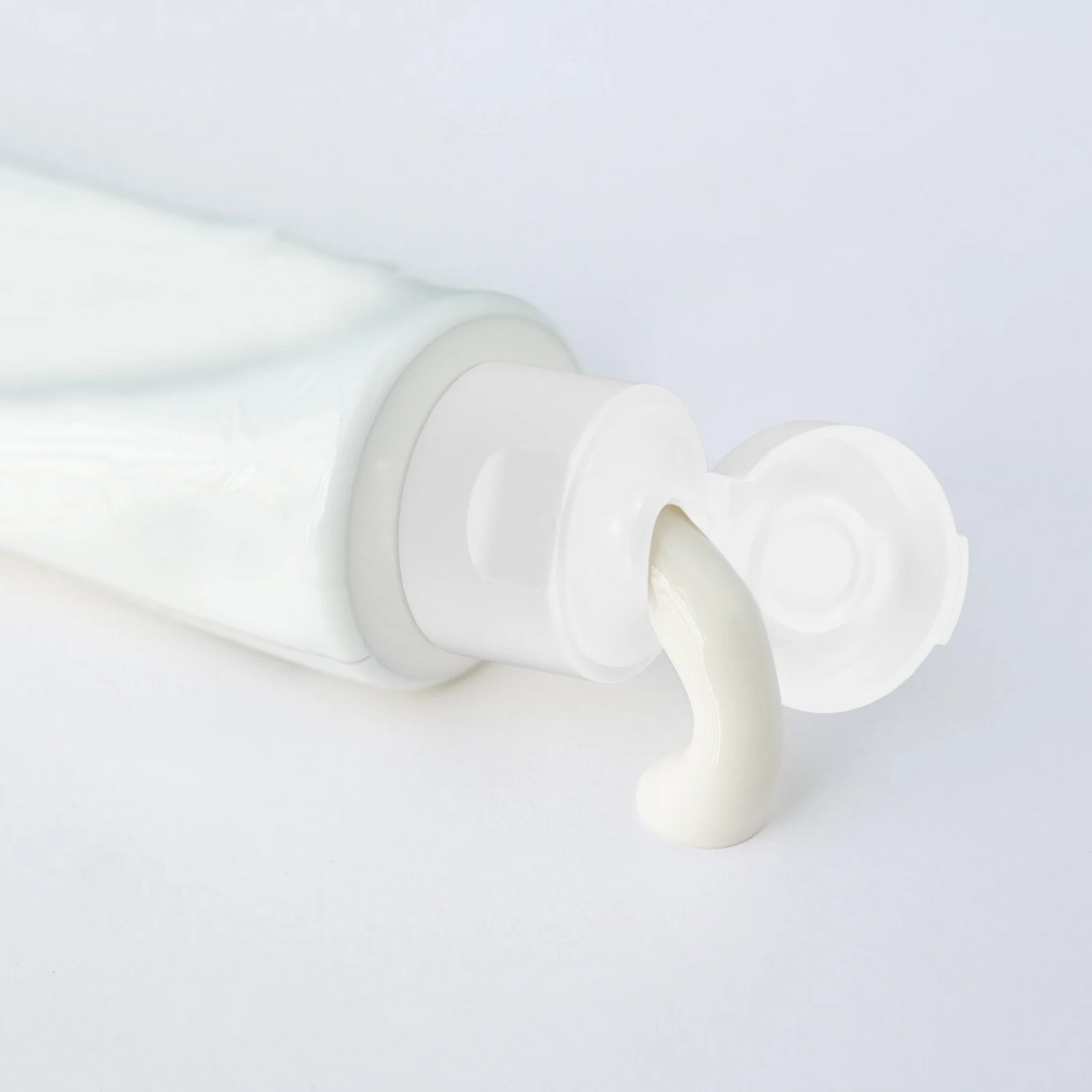 

50pcs Round Flip Cap For Toothpaste Cover Replacement Universal Plastic Squeeze Tube Lid Travel Bathroom Organizer Camp Hiking