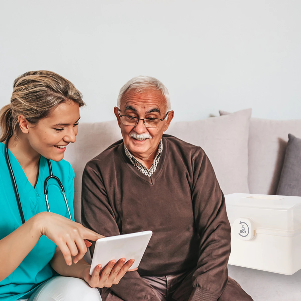 صندوق دواء محمول عالي الجودة من البلاستيك صندوق تخزين محمول مقاوم للصدمات منظم أدوية مجموعة الإسعافات الأولية حافظة متعددة الطبقات #1