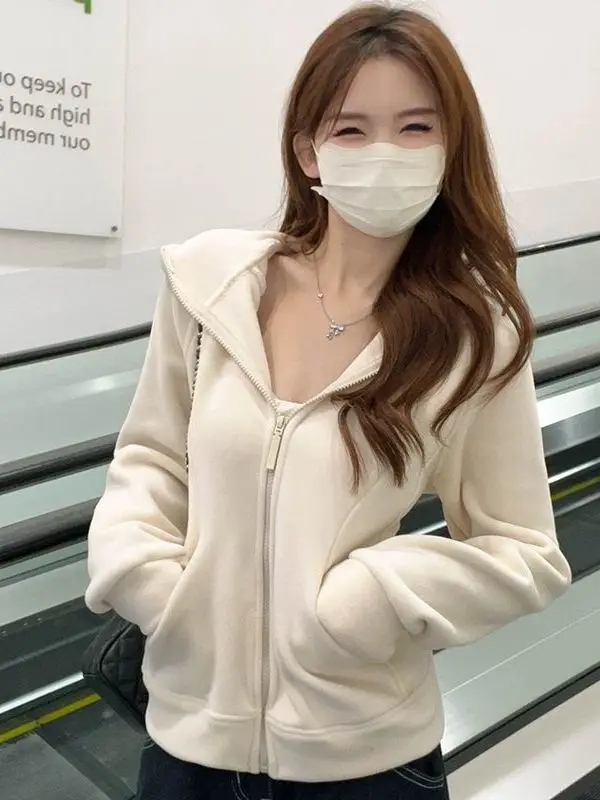 

Короткая женская флисовая куртка на весну-осень с капюшоном, приталенный крой, кардиган, топ из полиэфирного волокна, длинный рукав, застежка-молния, цветная