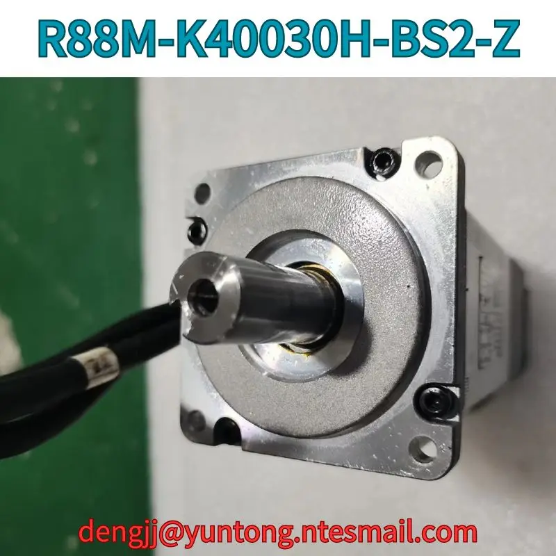 Used R88M-K40030H-BS2-Z motor test OK Fast Shipping