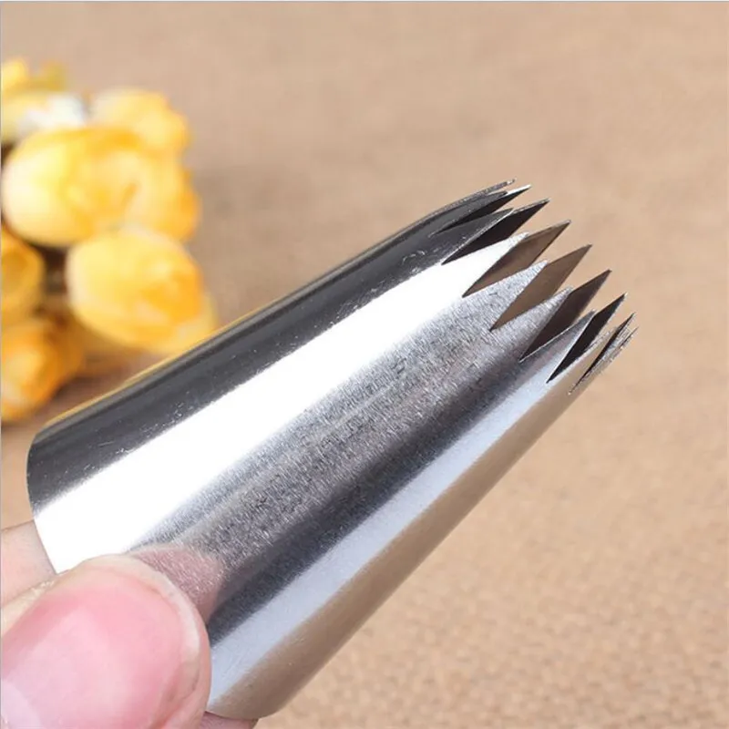 1PC Large Icing Piping Nozzles Russian Nozzles Pastry Tips Cookies Cake Decorating Tools Tips Cream Fondant Pastry Nozzles