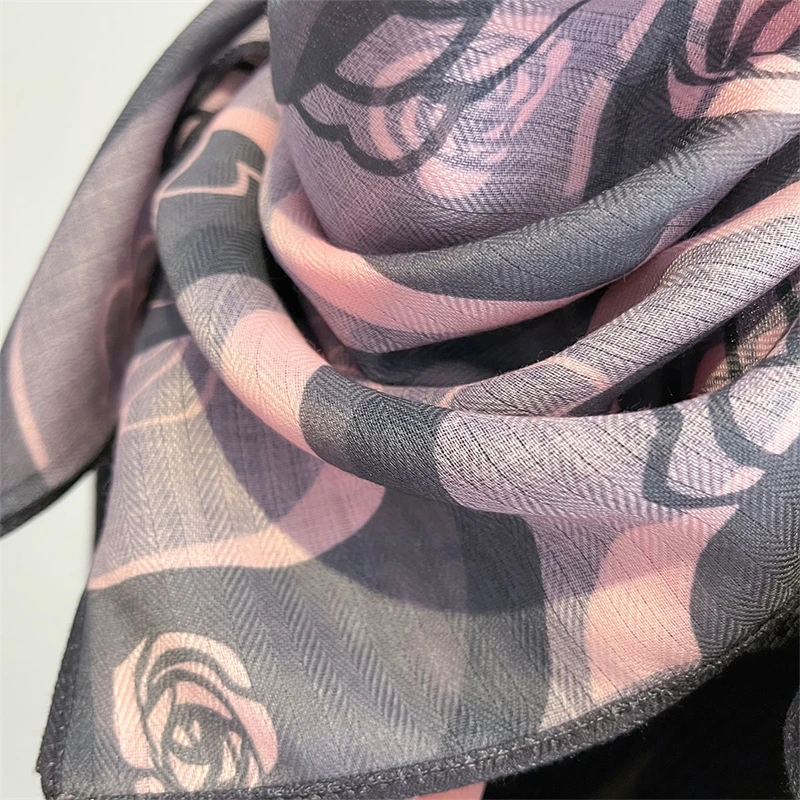 女性プリントスクエアスカーフファッションレトロバンダナ軽量ステインネッカチーフヘッドバンド