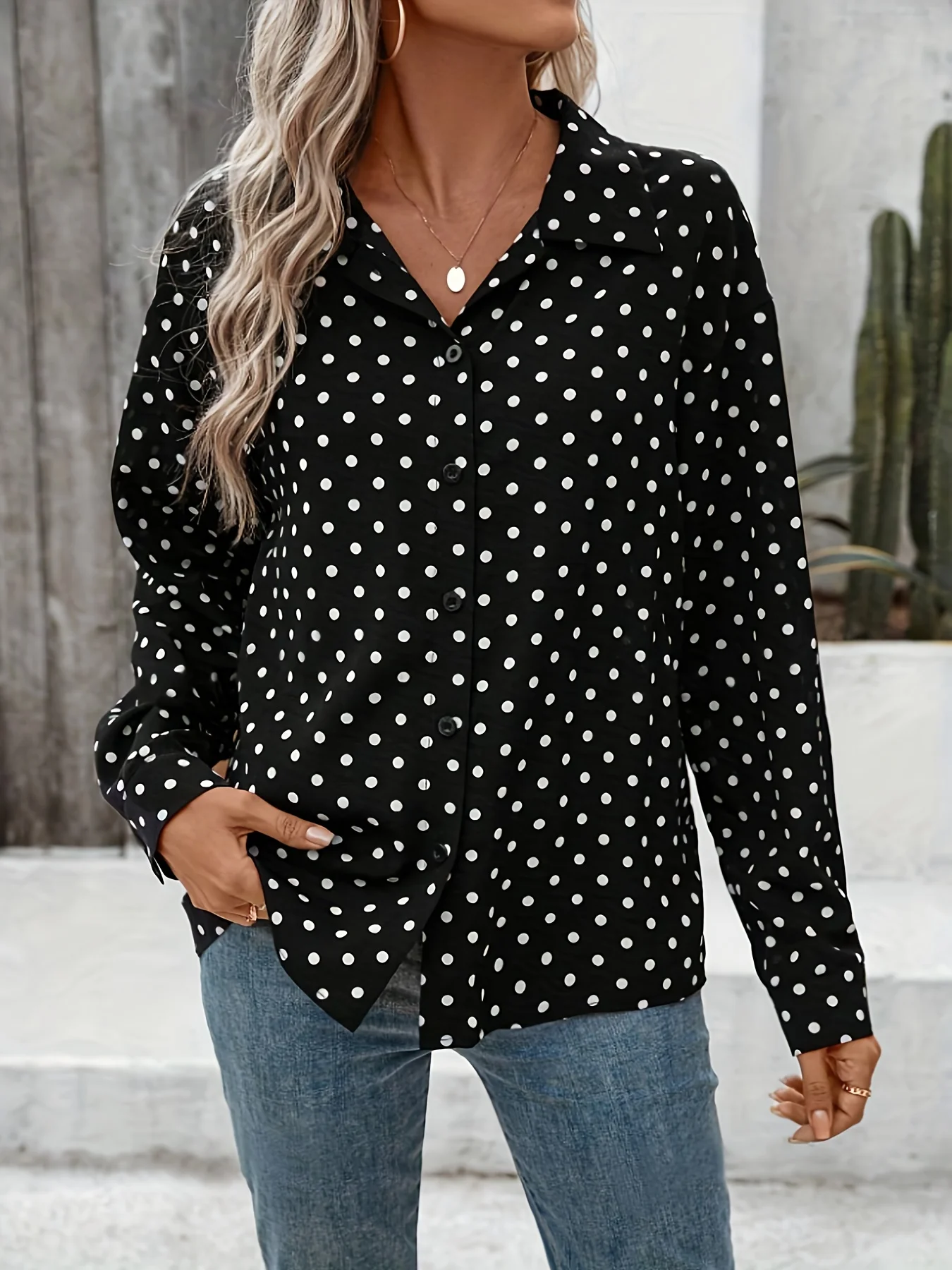 

Женская рубашка с лацканами, однобортная, в горошек, свободного кроя, с длинными рукавами, весенне-летняя, в легком ретро-стиле, универсальный топ.