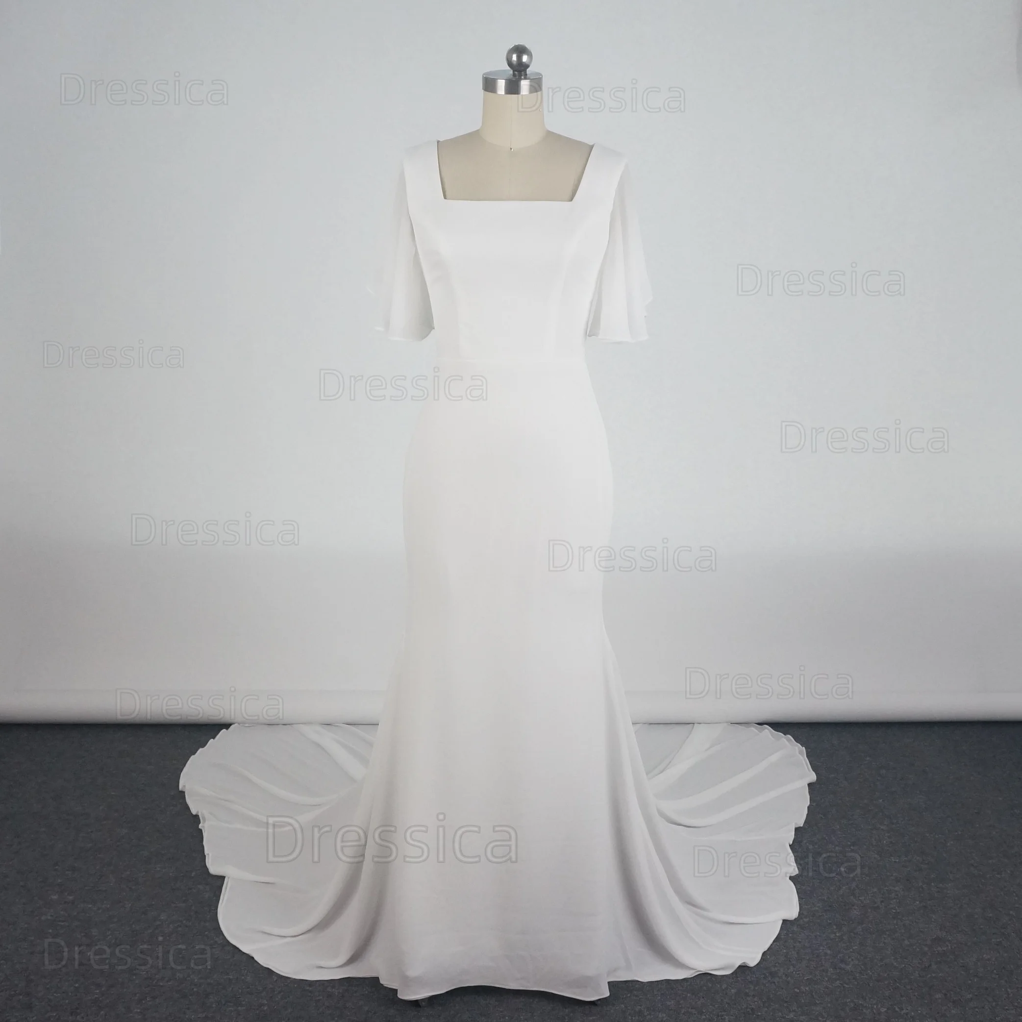 Elegante abito da sposa in chiffon con maniche corte svasate, collo quadrato, vestibilità slim, tubino, abito da sposa per ricevimento sulla spiaggia