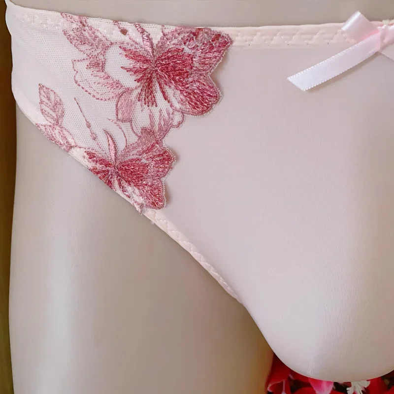 남자의 수 놓은 레이스 끈 시시 귀여운 낮은 허리 보우 T 백 팬티 에로 속옷 BF 개인 파티 클럽 섹시한 의상