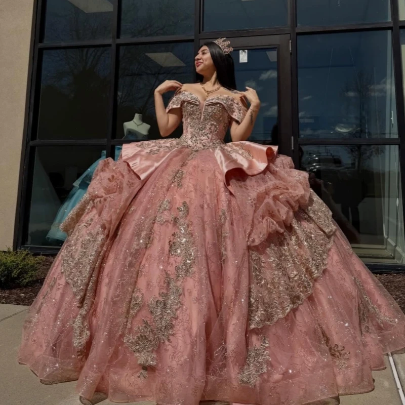 

Pink Shiny Ball Gown Quinceanera Dresses Sequin Applique Lace Beading Crystal Bow Tull Corset Off Shoulder Sweet 16 Dress Vestid