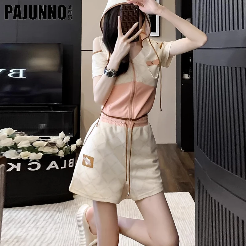 

Fashionable Casual set for Women in Spring and Summer 2024 new Design Niche Stylish lively and age reducing sports two-piece set