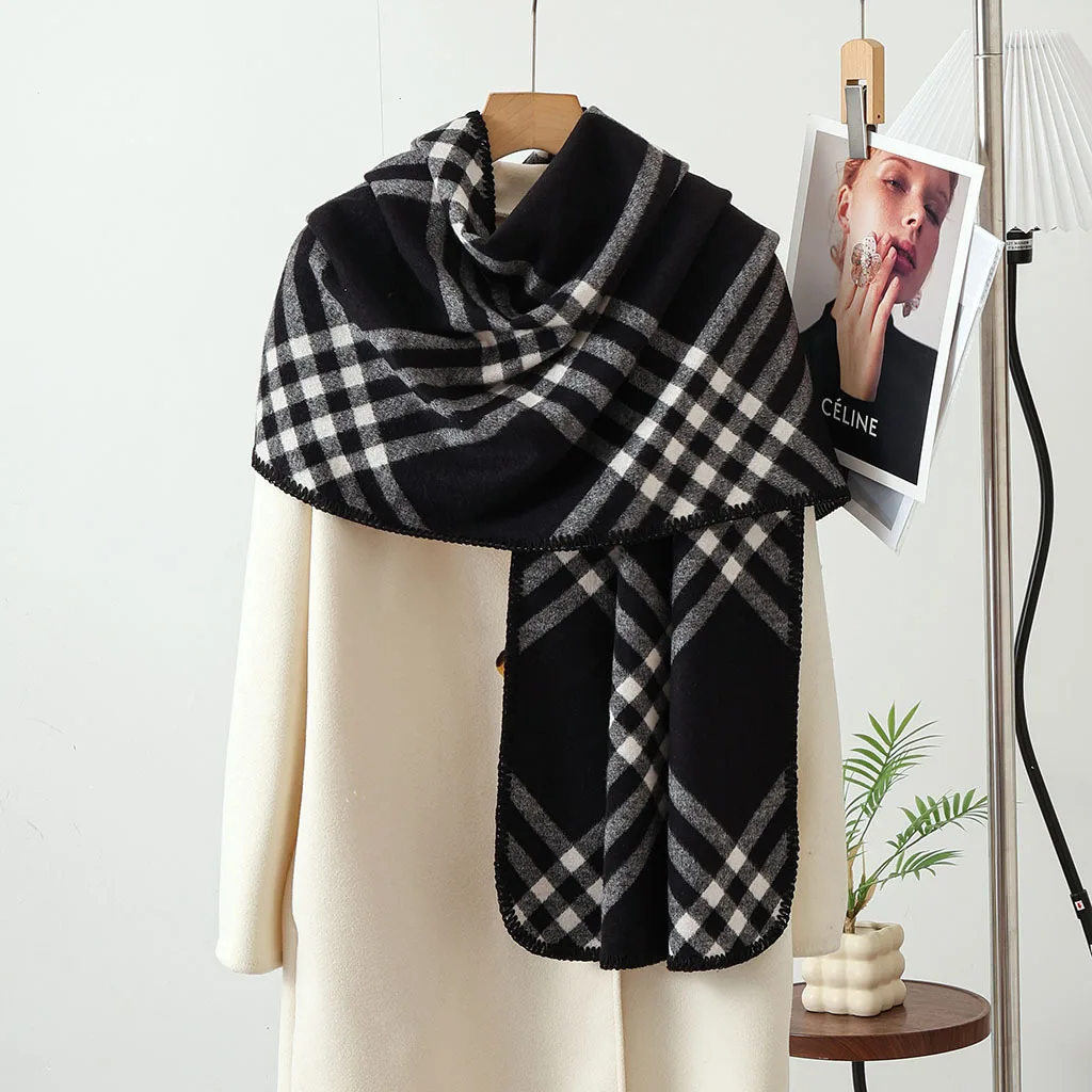 

Retro Black White Plaid Scarf - Women's Winter Thick Warm Couple Neck Warmer, Chic Elegant Cold-Resistant Shawl for Students