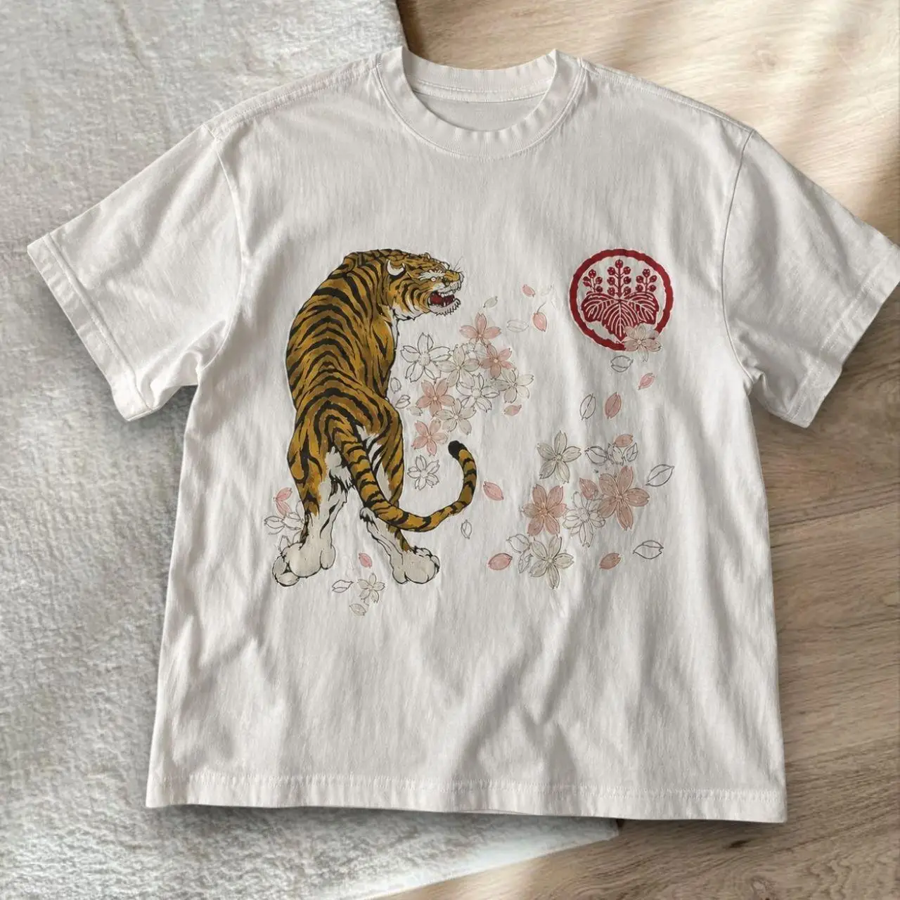 Women White T Shirt Japanese Style Tiger Cherry Blossom Art Graphic Print Short Sleeve Crew Neck Casual Vintage Ladies Tee