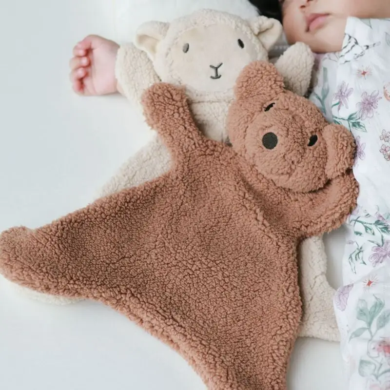Vente chaude bébé confort poupée petit mois-vieil bébé dormir poupée Abeibei ours en peluche poupée