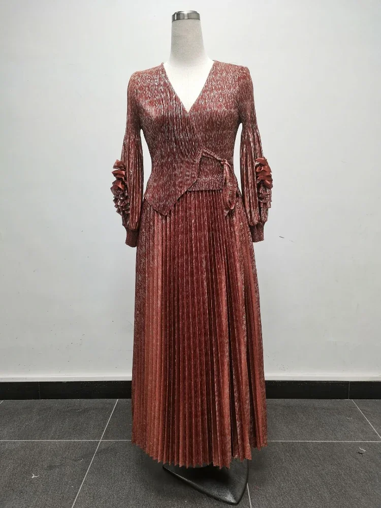 فستان مطوي ثلاثي الأبعاد على شكل زهور على شكل V وكشكشة أنيقة فساتين فضفاضة أنيقة للسيدات موضة جديدة 2025 ملابس فاخرة