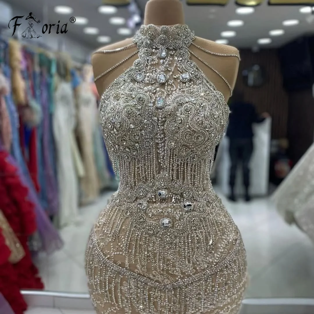 Elegante abito da festa a sirena con scollo a barchetta champagne Perline principali Abiti da sera in cristallo per eventi di ballo Celebrità formale personalizzato