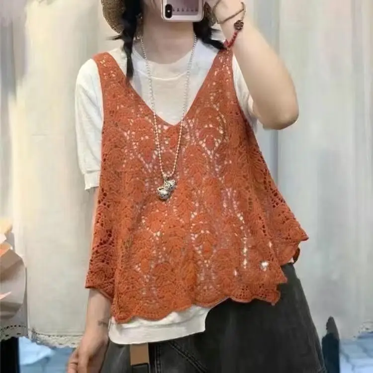 Fashionable Tops Spring Summer Casual Vest V-neck Hollow Out Leaf Sleeveless Knitted Camis Top Women Tops Hot Selling L198