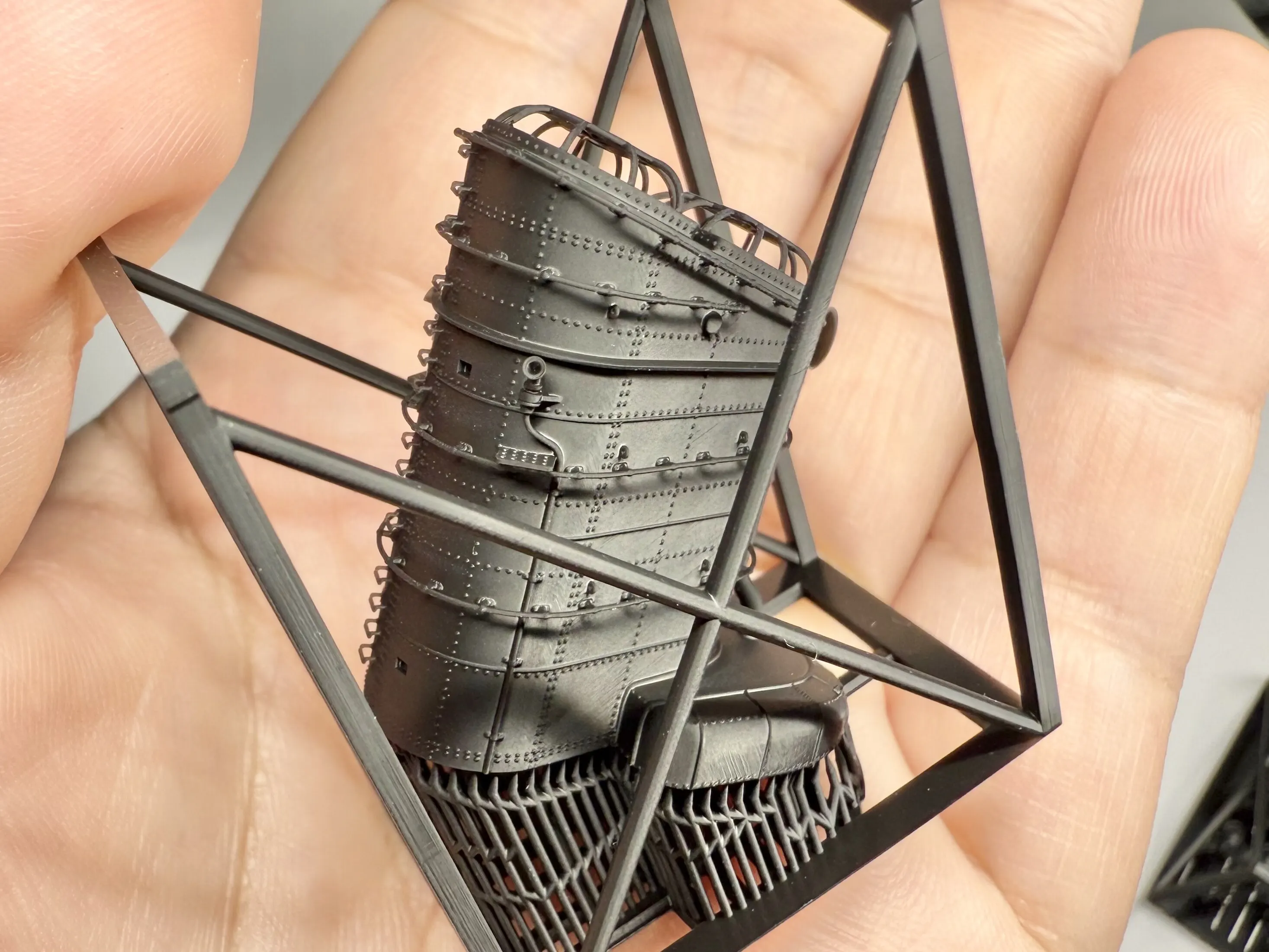 MUYI MODEL Super detailed 3D-Print Part R200122 1/200 IJN YUKIKAZE / KAGERO FRONT CHIMNEY