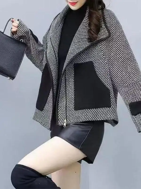 Fashionable Plaid Woolen Jacket Short Style for Middle-Aged Mothers Autumn Winter Clothes High Waist Korean Version Loose Fit
