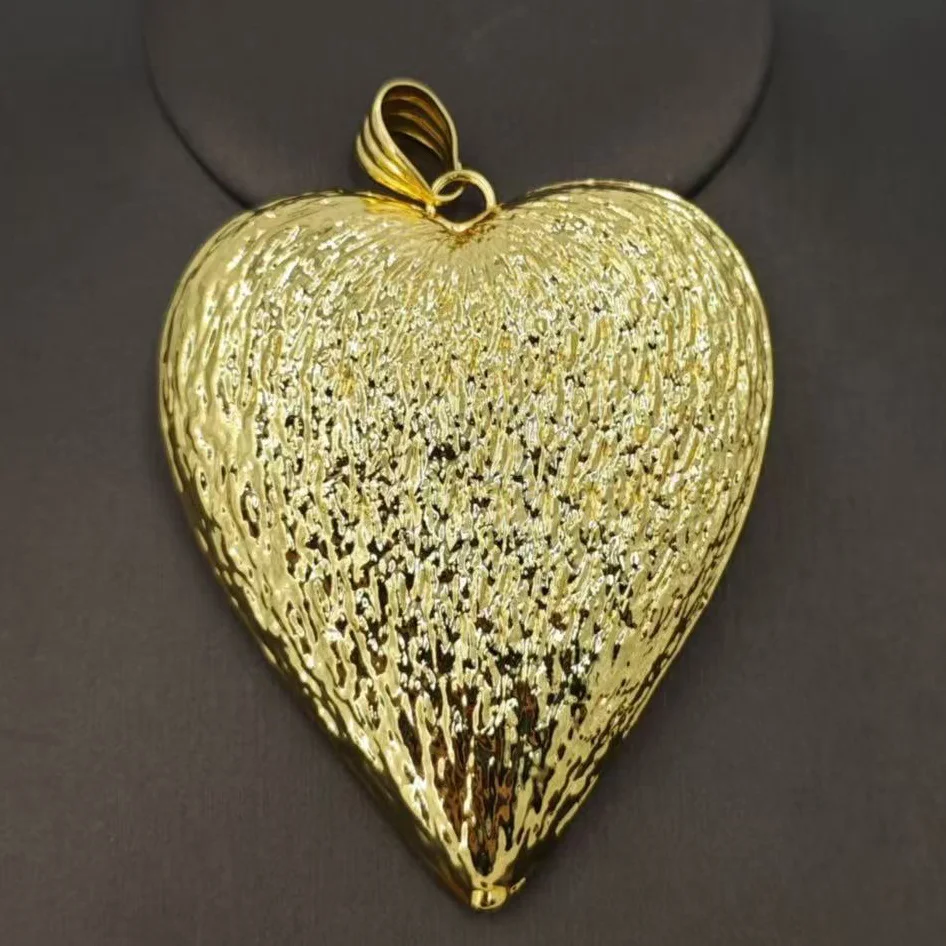 Yulaili Vergoldete Herzanhänger-Halskette mit Ohrringen, Großformatiger Schmuck für Damen, Party- und Alltags-Accessoires