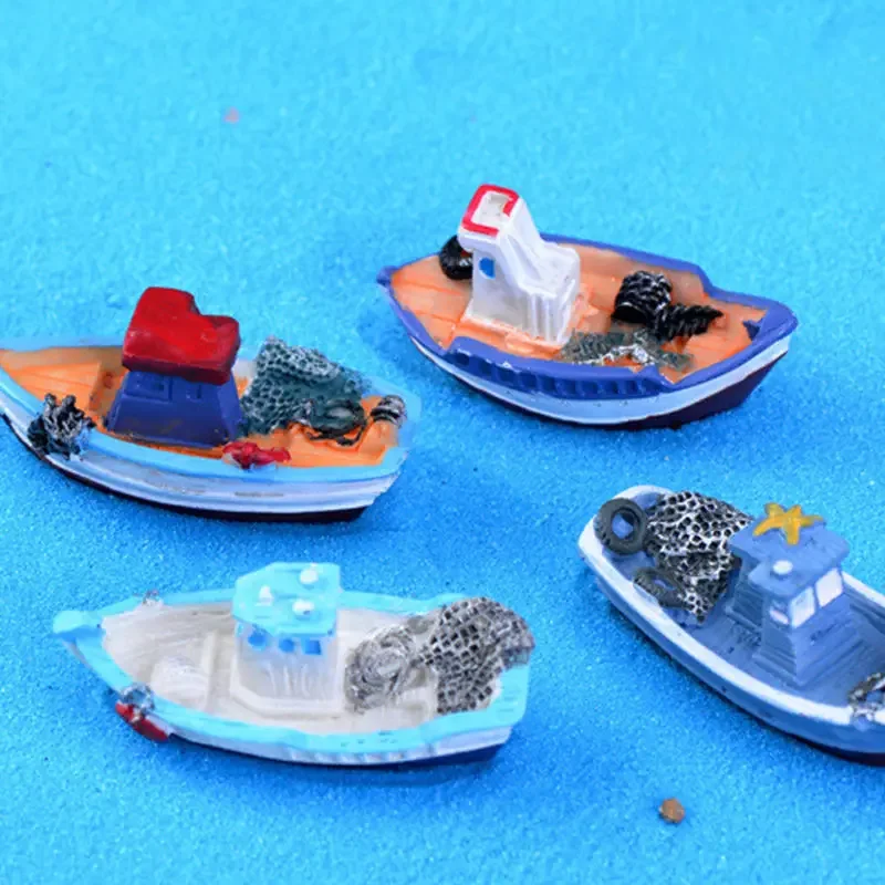 Miniature Mini Boat Model Fishing Ship Toy DIY Craft Home Tabletop Decor Gift Figurine Ornament DIY Micro Landscape Color Random