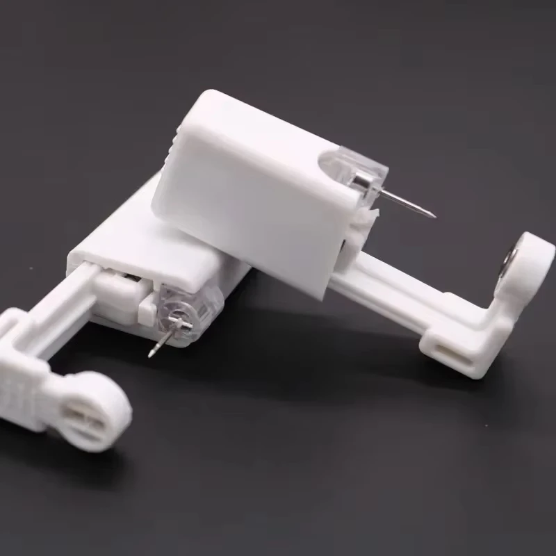 Safety Ear Piercing Gun Kit Women Men Disposable White Plastic Sterile Ear Piercing Device Fashion Simple Jewelry Piercing Tools