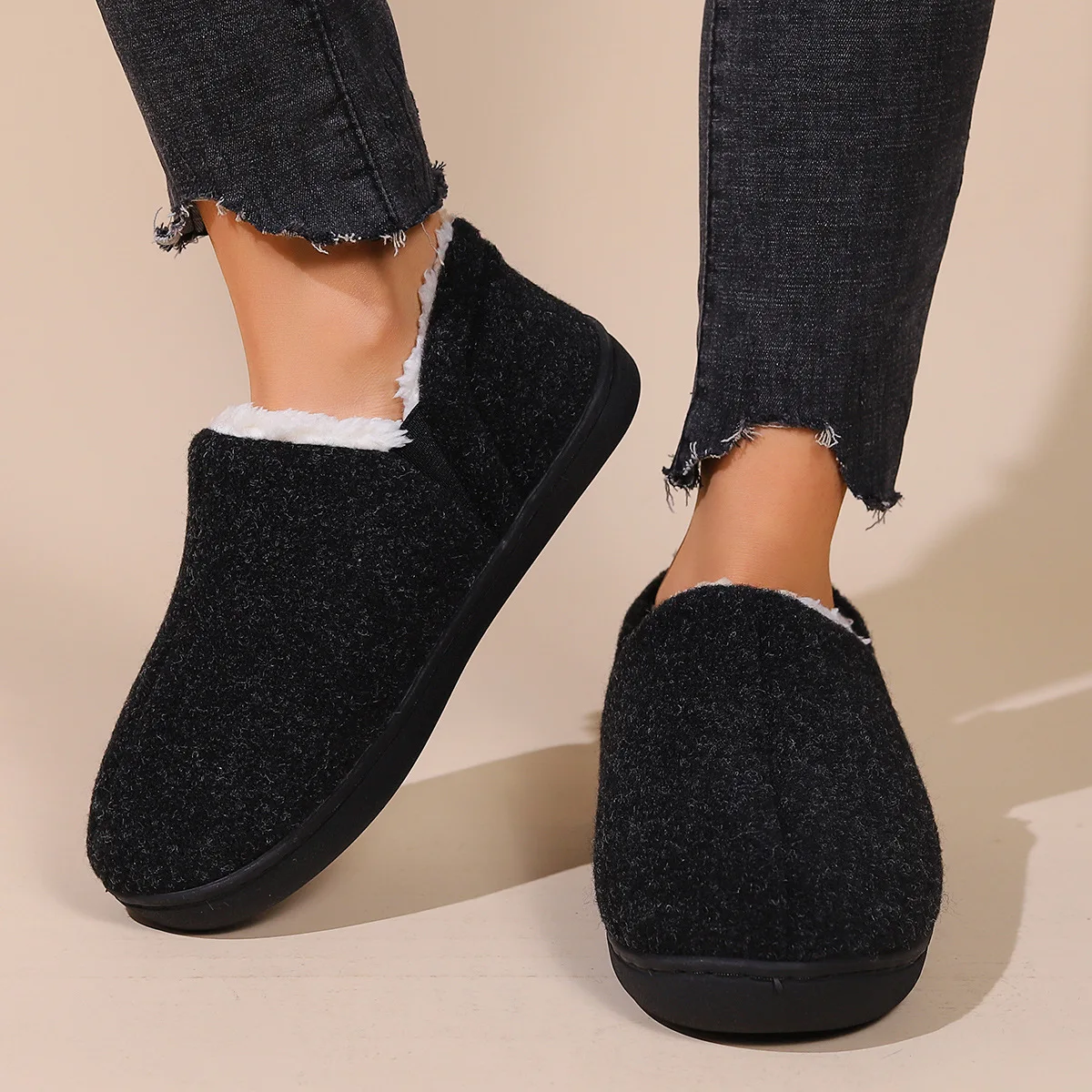 Comwarm: Warme, kurze Plüsch-Hausschuhe für Damen, mit flauschigem Innenfutter, ideal für den Innenbereich, bequeme, weiche Sohle, modische Schlafzimmer-Hausschuhe. – Detail 10