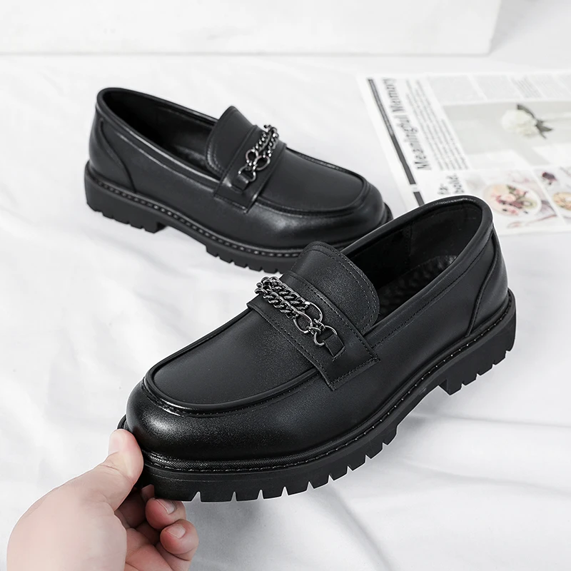 Brand Men's Chain Buckle Round Toe Loafers Spring New British Style Men's Thick Sole Comfortable Low Top Casual Leather Shoes