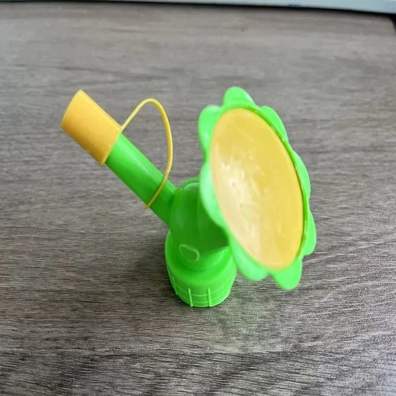 Boquilla de tapa de botella de aspersor para riego de plantas de jardín, Mini cabezal de riego DIY adecuado para vivero interior y exterior en maceta