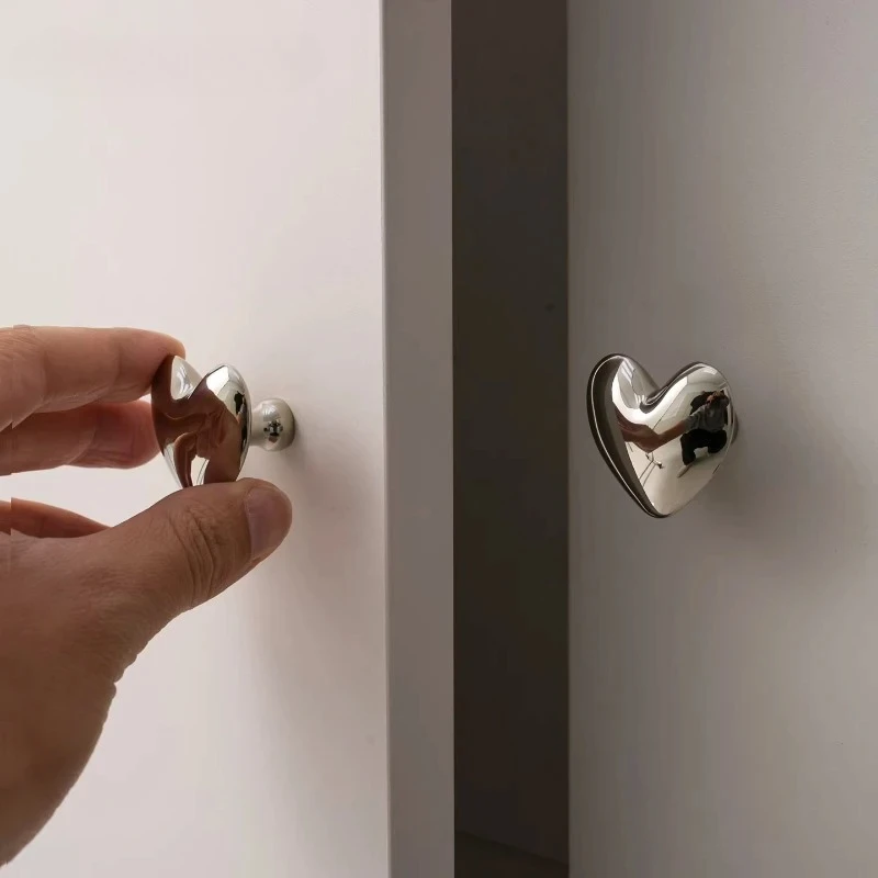Titanium Plated Heart Shape Cabinet Knobs /Mount Drawer Pulls for Wardrobe Cupboard Doors,Modern Love Design Furniture Hardware