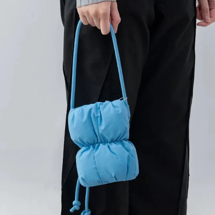 Bolso pequeño y fruncido para mujer, bolsa de hombro acolchada de diseñador, bolso cruzado informal de nailon, monederos bonitos para teléfono