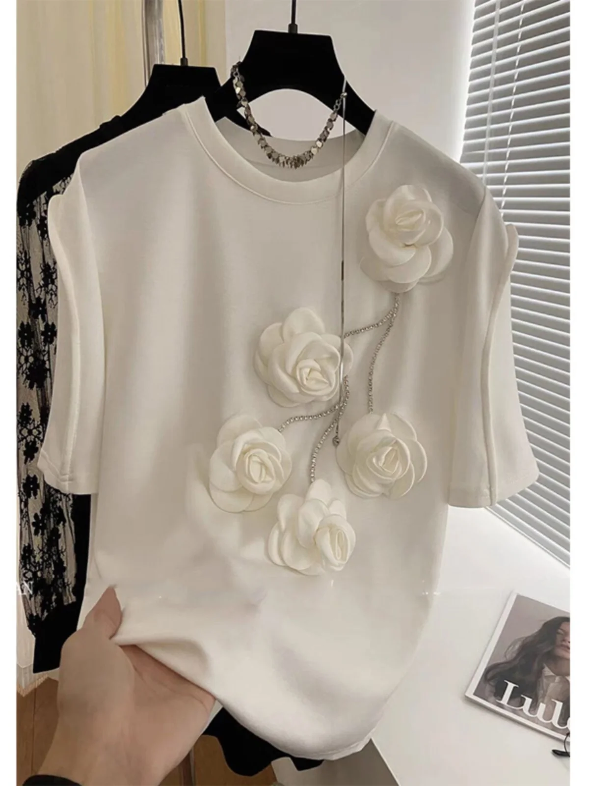 White Short Sleeve T-Shirt Women's Spring Summer New Design Casual Heavy Embellished round Neck Diamond Embedded 3D Flower Top