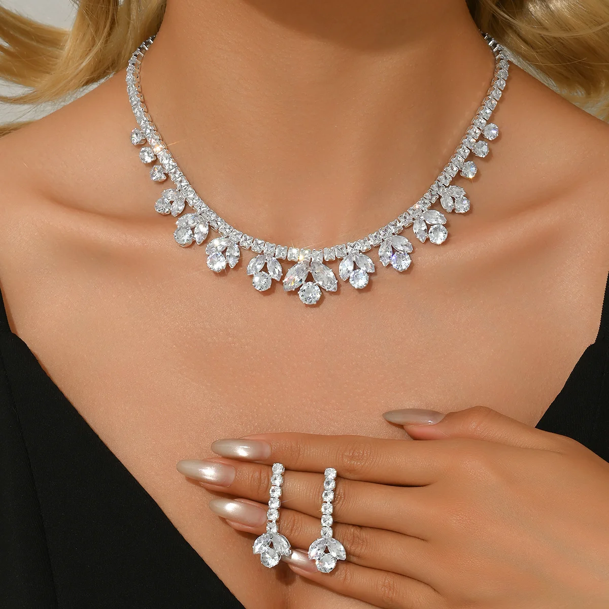 

New Zircon Necklace and Earrings Set - Elegant Wedding Dress Accessories for Women Wedding dress and jewelry