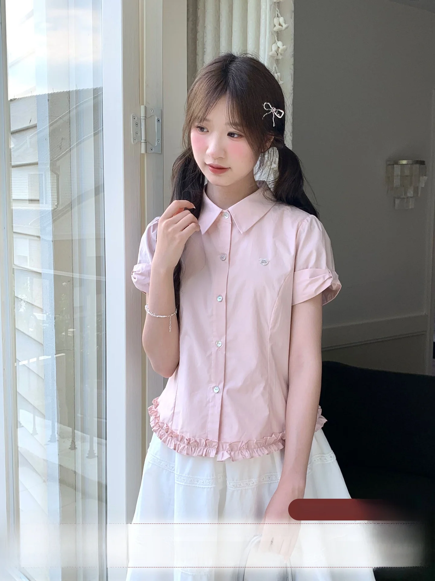 

Нежный розовый женский летний топ с бантом, приталенный, с коротким рукавом, прямого кроя, из смесового полиэстера