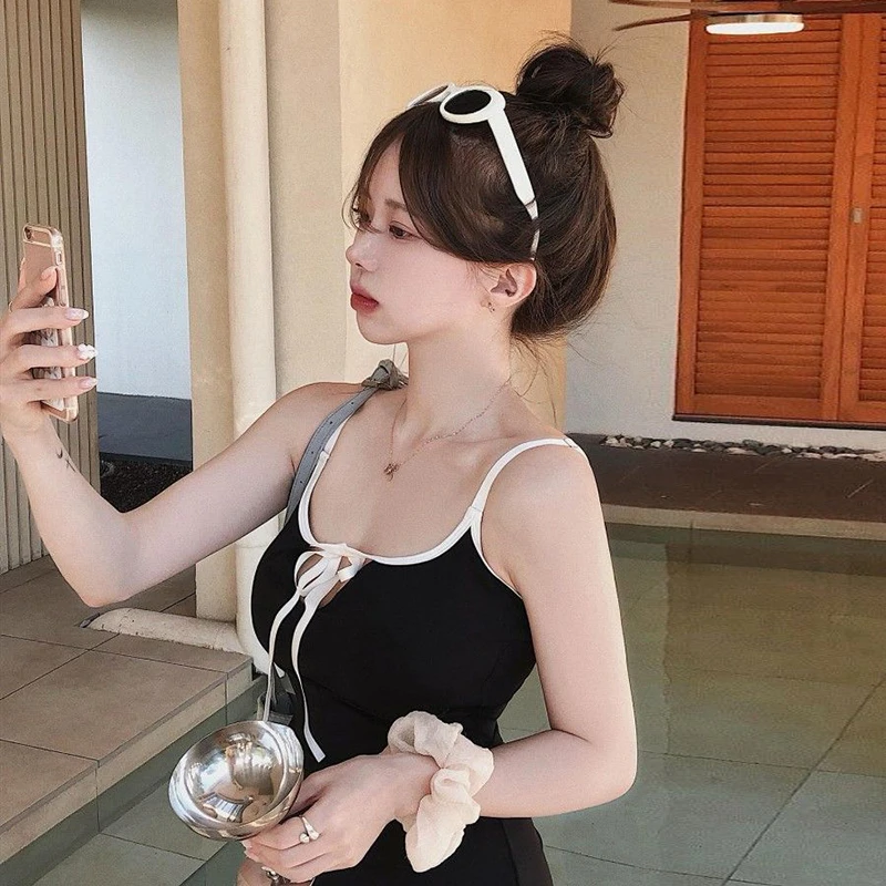 ชุดว่ายน้ำวันพีซผู้หญิง ลายทางลำลอง ดีไซน์เก็บทรงสวย ปกปิดหน้าท้อง กระชับสัดส่วน แรงบันดาลใจจากน้ำพุร้อนเอเล