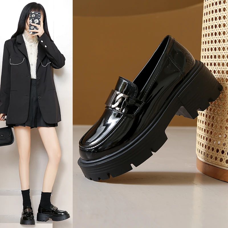 Star Style Loafers 2024 Winter Chelsea Boots Metal Letter Platform Fashion Casual Single Shoe English Vulcanized Shoes