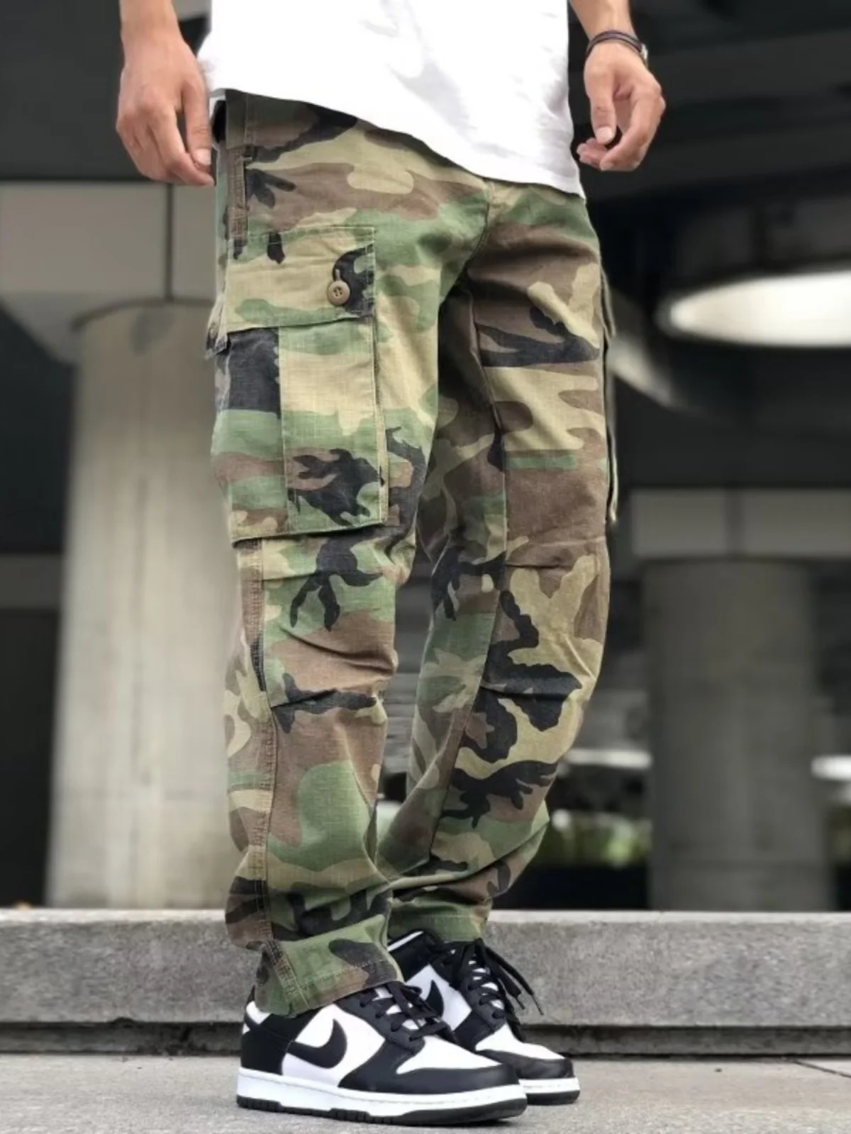 

Американские винтажные камуфляжные рабочие джинсы High Street, мужские модные свободные прямые многослойные повседневные длинные брюки в стиле хип-хоп