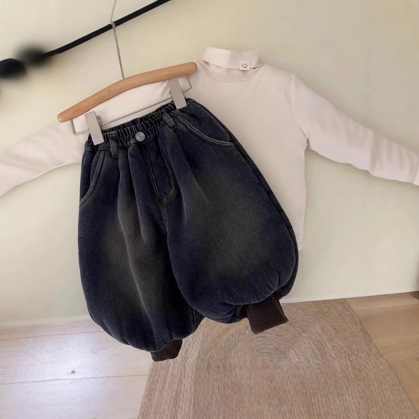 

Children's Velvet Jeans New Loose Foreign Style Children's Pants Autumn and Winter Trousers Baby Casual Pants