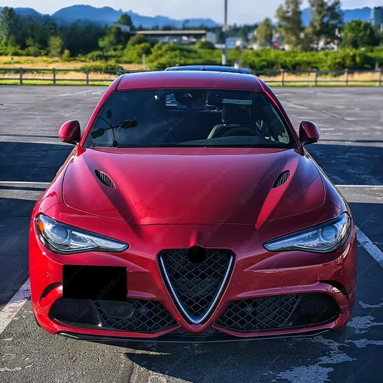 Auto Parts Engine Bonnet for  Giulia Aftermarket Parts Wet Carbon Fiber Engine Hood Exteror Tuning
