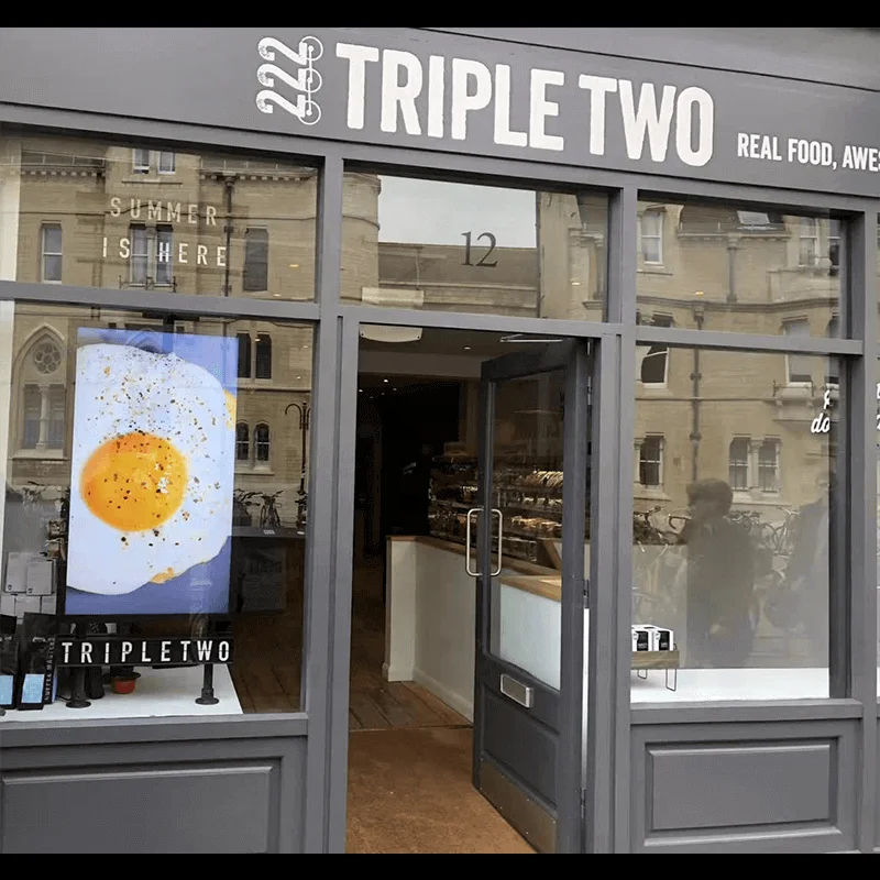 Display ad alta luminosità con finestra da 65 pollici, pubblicità da 2500 nit, schermo LCD 4K, lettore multimediale Android per centro commerciale finestra